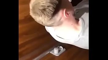 Oynat Dik çift yakalandı kahrolası içinde the club banyo