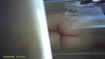 Play Spying on my roommate in the shower 5.2