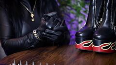play إلهة الجلود Dominafire's Fetish Asmr - القفازات واليدين والقوة