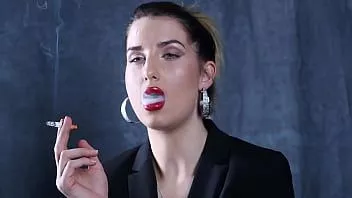 Jouer Fétiche du tabac - quatre minutes - liz fume