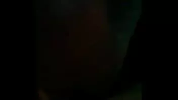 Jouer Moi et mon petit-ami tôt le matin me tombe dessus
