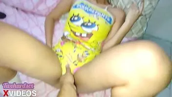 تشغيل فيديو تم تسريبه لأخت غير شقيقة تضاجع أخيها