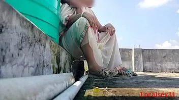 再生 妻の屋外ファック (localsex31 による公式ビデオ)