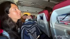 play 危険なティーン飛行機フェラ: タブーの公開遭遇
