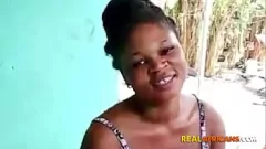 play Congo's Big Ass Hooker hunkert naar langzame pijpbeurt met dikke zwarte pik