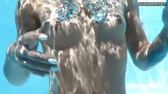 Oynat Macar porno zazie skymm's çıplak yüzme ve sualtı fuck