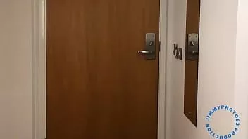 play Berkedip di hotel dan bermain ayam dengan kondom