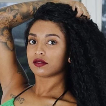 قناة Ariella Ferraz
